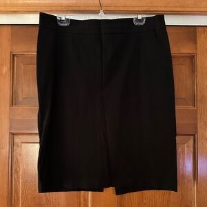 ‼️ LAST CHANCE TO BUY APRIL 30TH‼️ GAP Stretch Black Skirt